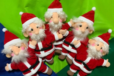 サンタパペット5体に増えました。